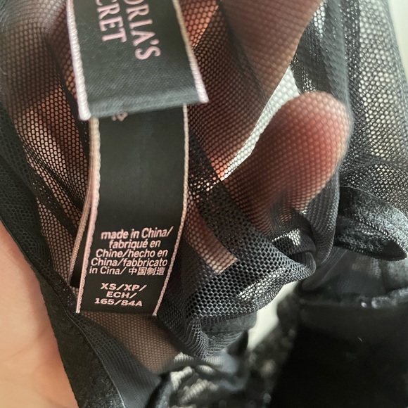 Women’s XS Victoria’s Secret lace teddy - Picture 2 of 2